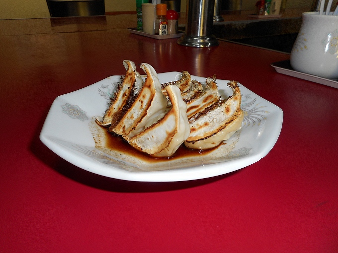 海乃屋 (かいのや)餃子